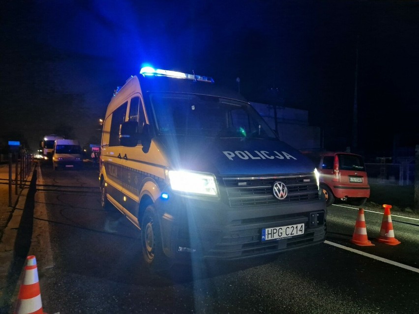 Wypadek na drodze krajowej nr 79 pod Krakowem. Potrącona osoba piesza, zabrana do szpitala