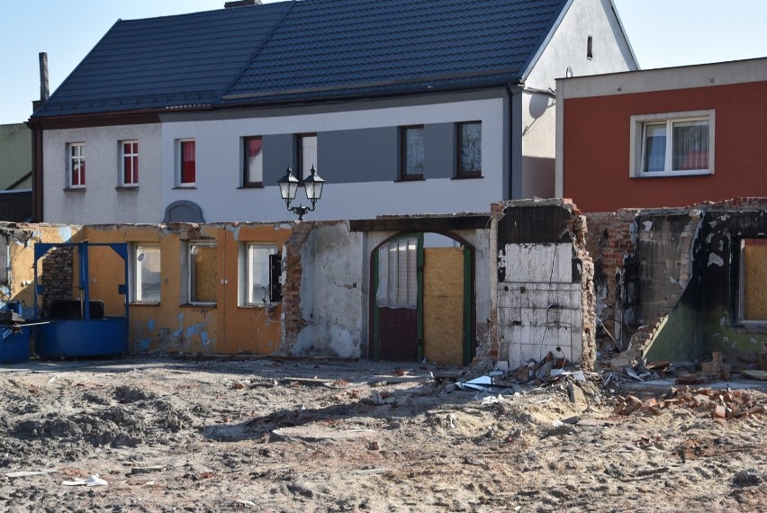 Prawie rok temu w Grodzisku wybuchł ogromny pożar. Dziś po budynku nie ma już prawie śladu