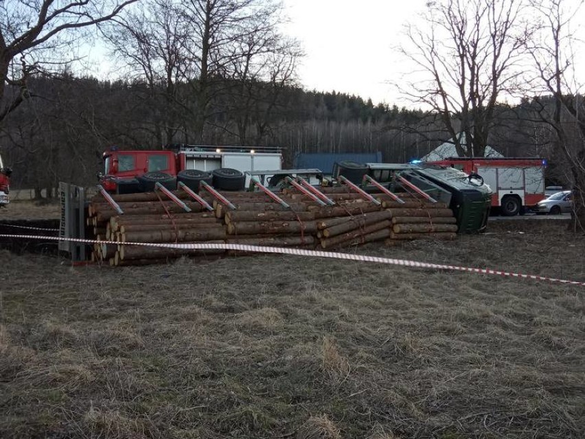Wypadek ciężarówki w Sosnówce