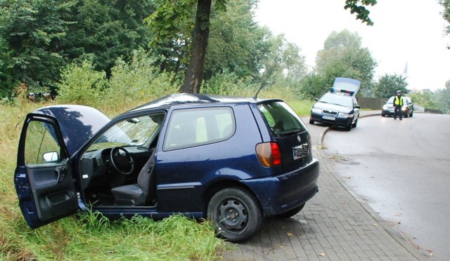 Uderzyła w drzewo na ul. Kąpielowej