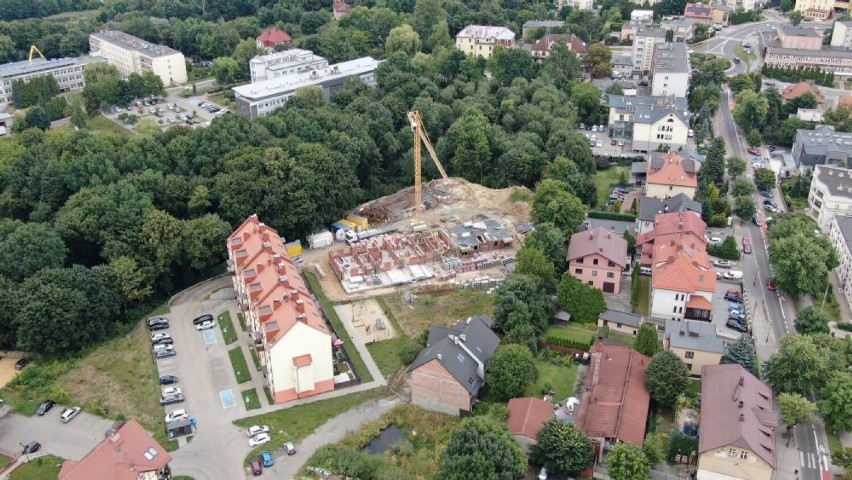 Etap prac murarskich na pierwszym piętrze ma się zakończyć w...