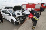 Groźnie wyglądający wypadek na Wschodniej Obwodnicy Wrocławia. Kobieta wjechała na czerwonym?