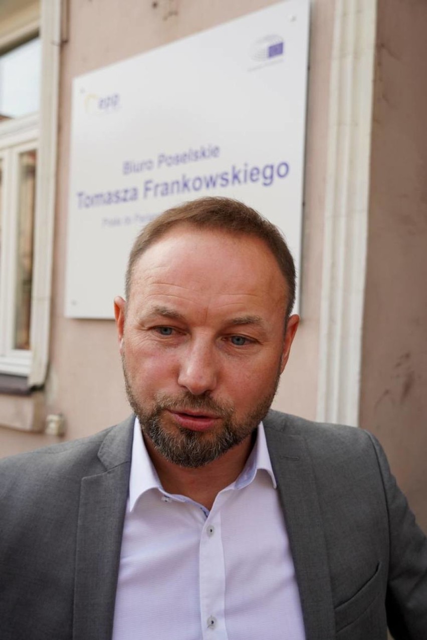 Tomasz Frankowski ma 100 tysięcy złotych oszczędności,...