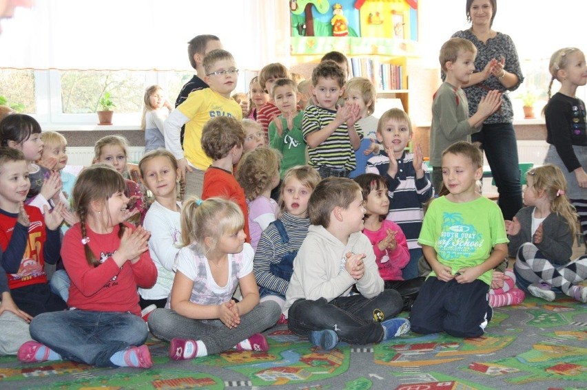 Mikołaje z Chojniczanki w przedszkolach (FOTO)