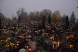 Akcja Znicz 2021 w Sępólnie. Zmiany w organizacji ruchu przy cmentarzach i bezpłatna komunikacja 1 listopada [mapa, rozkład jazdy]