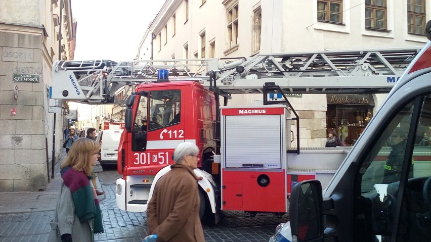 Kraków. Próba samobójcza w centrum miasta. Ul. Jagiellońska zamknięta 