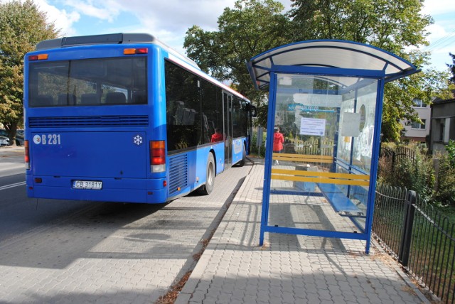 Autobus PKS z Bydgoszczy do Kotomierza już nie dojeżdża. W ostatnim dniu września zrobić zdjęcie ostatniego autobusu odjeżdżającego z przystanku w Kotomierzu.