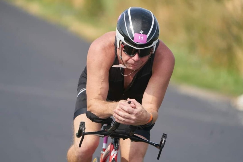 Robert Wójtych pokonał trasę z Maratonu do Aten. Wcześniej wziął udział w IronManie 