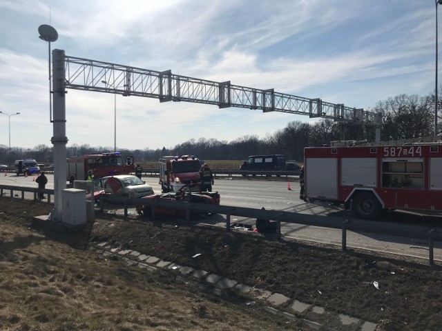 Wypadek na autostradzie A1 w Bełku