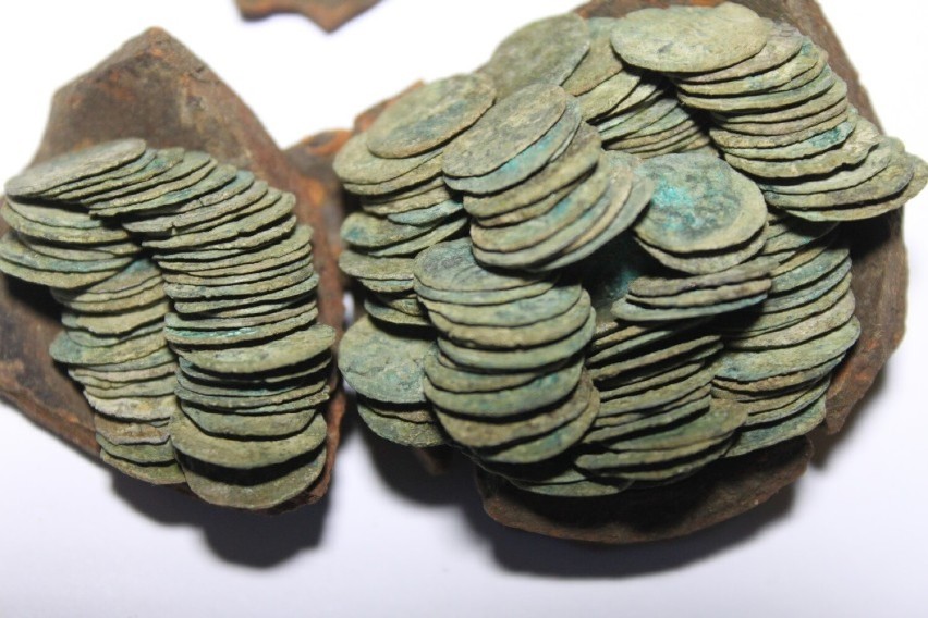 Srebrne denary znalezione przez SHES