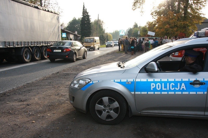 Ose (gmina Międzybórz): Mieszkańcy blokowali drogę krajową nr 25