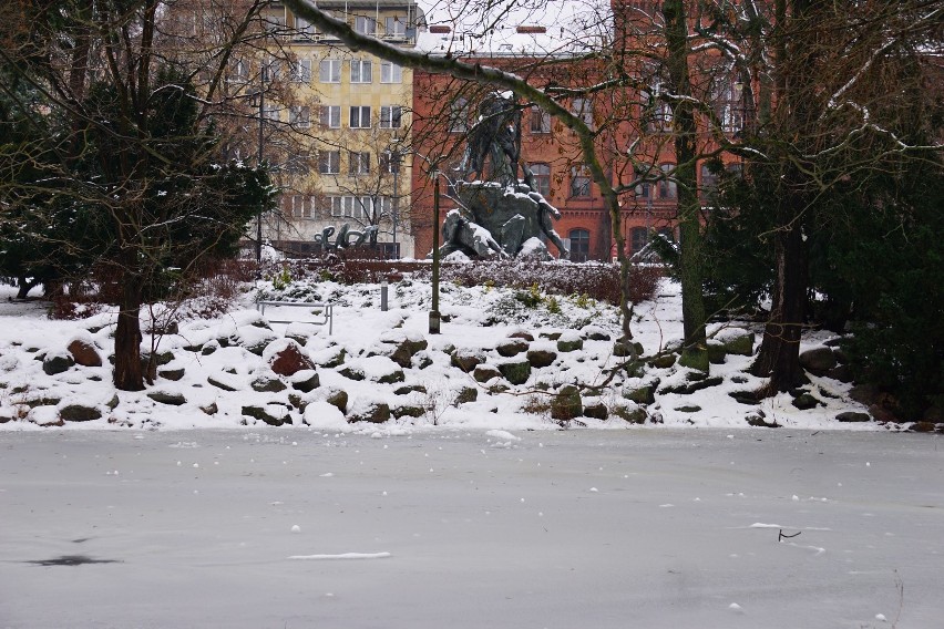 Bajkowa zima w Parku Kazimierza Wielkiego w Bydgoszczy [zdjęcia, wideo]
