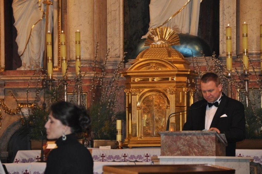 Mszą św. i koncertem &quot;Pamięć i tożsamość&quot; radomszczanie uczcili pamięć Jana Pawła II