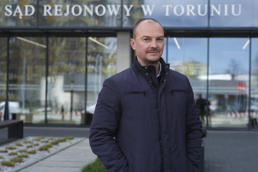 Skutecznie przed Sądem Rejonowym w Toruniu reprezentował...