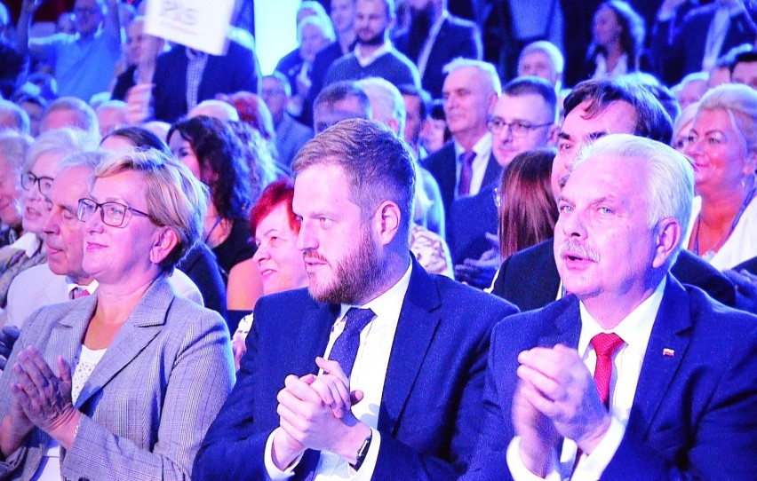 Konwencja PiS w Opolu. Pokazano "Piątkę dla zdrowia"