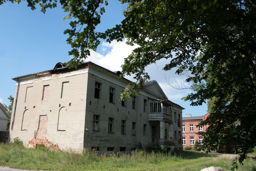 Budynki rosyjskiej komory celnej w Nieszawie.