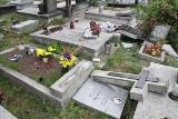 Katowice: Libacja na cmentarzu przy ulicy Sienkiewicza i zniszczone nagrobki [ZDJĘCIA]