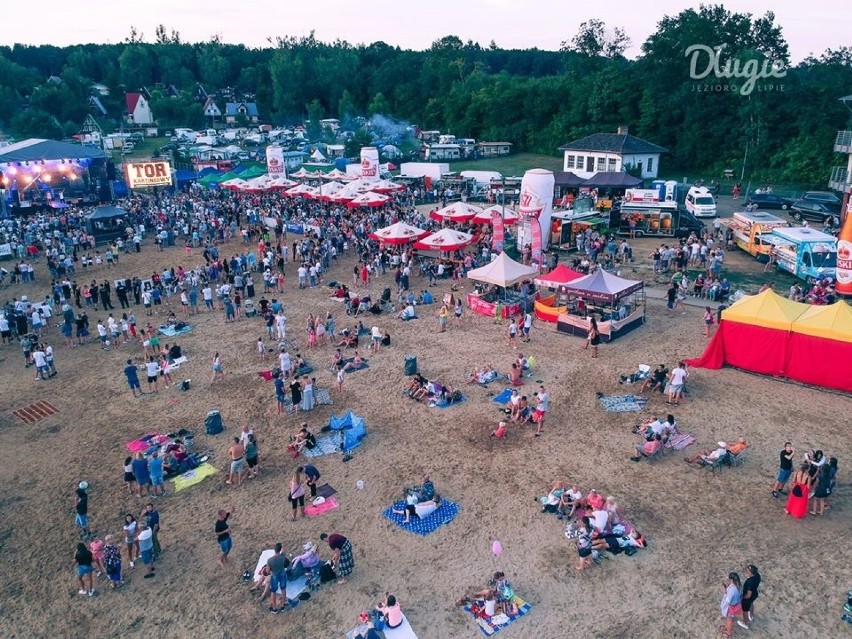 Na plaży w Długiem za 80 tys. zł powstaje minikompleks...