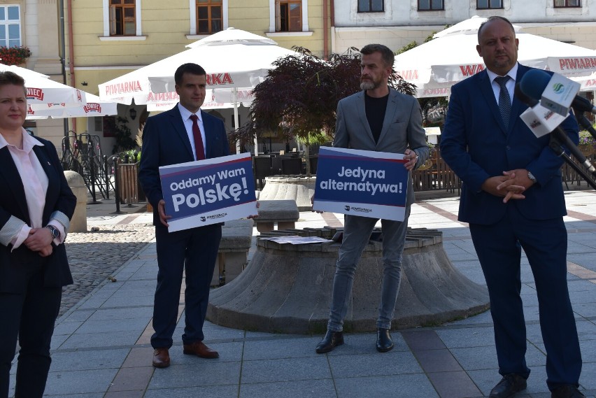 Konfederacja zaprezentowała w Tarnowie kandydatów w wyborach do parlamentu. "Możemy zgarnąć jeden, a być może nawet dwa mandaty poselskie"
