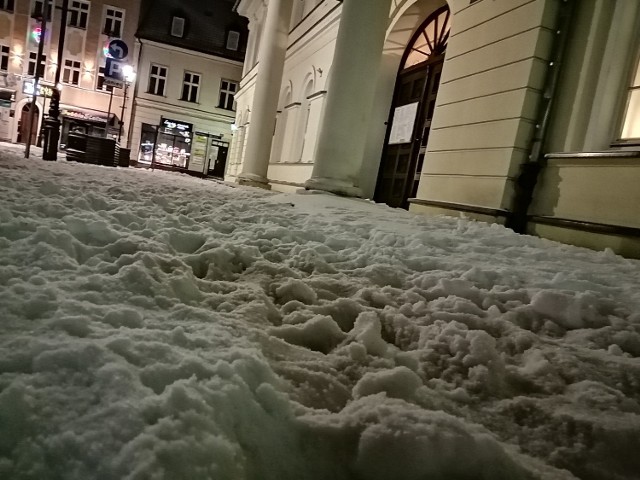 Chodnik pod Sądem Rejonowym w Oświęcimiu