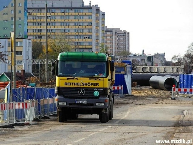 W miejscu zburzonego wiaduktu w ciągu ulicy Żeromskiego w Radomiu powstanie przystanek kolejowy Radom Wschód.