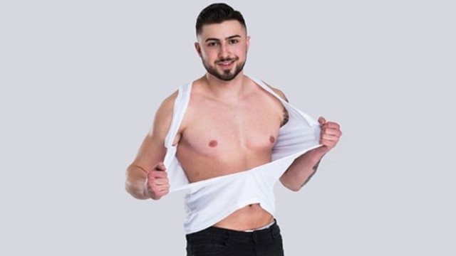 Już 22 czerwca o godzinie 19 w Poznaniu odbędzie się gala finałowa Wielkopolska Miss i Mister 2019. Województwo lubuskie reprezentuje Hubert Grzesiuk ze Skwierzyny. Czy przystojny wojskowy ma szansę na wygraną?

Hubert Grzesiuk pochodzi ze Skwierzyny. Obecnie stacjonuje w jednostce wojskowej w Krośnie Odrzańskim, jednak w planach ma przeniesienie do Skwierzyny. Jeżeli mu się uda zacznie studia związane z fizjoterapią, treningiem personalnym. 

W wieku 13 lat zapisał się do Klubu Sportowego Fantazja gdzie przez 3 lata wytańczył i osiągnął C klasę. W wolnych chwilach próbuje swoich sił w modelingu, brał udział w reklamach oraz zdjęciach do katalogu. Skończył Liceum Ogólnokształcące w Skwierzynie. Jego hobby to modeling, taniec oraz siłownia. 

Podczas Gali zaprezentuje się:
- 30 kandydatek do tytułu Wielkopolska Miss 2019
- 18 kandydatek do tytułu Wielkopolska Miss Nastolatek 2019
- 16 kandydatów do tytułu Wielkopolski Mister 2019

Zobacz również: Olga Nowotarska o swojej światowej karierze i spotkaniu z Ralphem Laurenem

Źródło:Dzień Dobry TVN

POLECAMY RÓWNIEŻ PAŃSTWA UWADZE:
Najpiękniejsze polskie cheerleaderki. One olśniewają urodą

