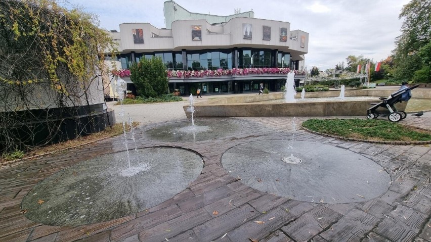 Budżet Obywatelski 2022. "Wodna strefa relaksu" przed Kieleckim Centrum Kultury może powstać, jeśli kielczanie tak zdecydują
