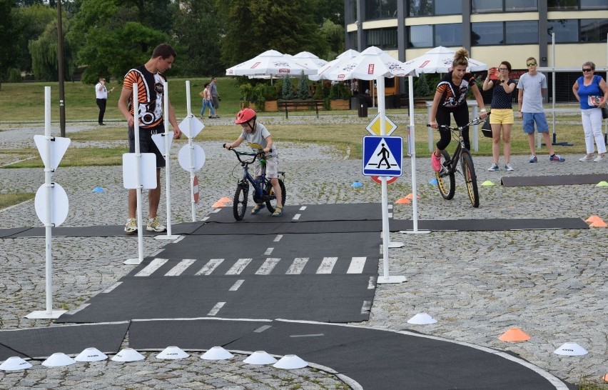 Rowerowe atrakcje w Miasteczku Green Velo na sandomierskim bulwarze 