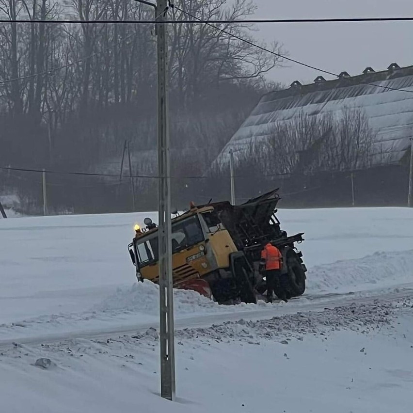 Warunki na sądeckich drogach miejscami są ciężkie. Natomiast...