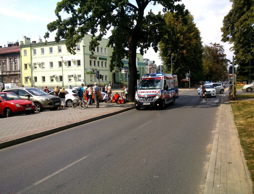 Nowy Sącz. Zemdlał na przejściu dla pieszych [ZDJĘCIA]