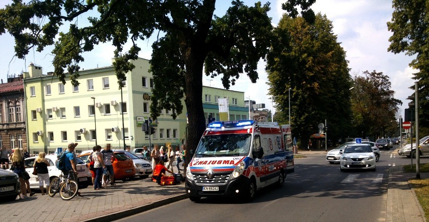 Nowy Sącz. Zemdlał na przejściu dla pieszych [ZDJĘCIA]