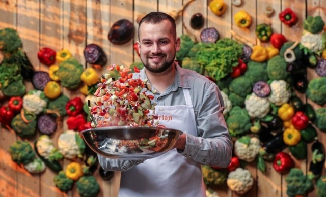 Dla Adriana udział w MasterChefie to nie tylko mocne wrażenia, ale też duża dawka wiedzy i możliwość odkrycia siebie na nowo.