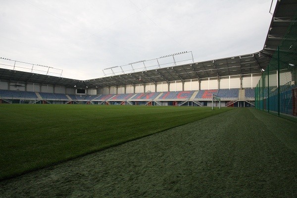 Koszenie trawy na Stadionie Miejskim w Gliwicach
