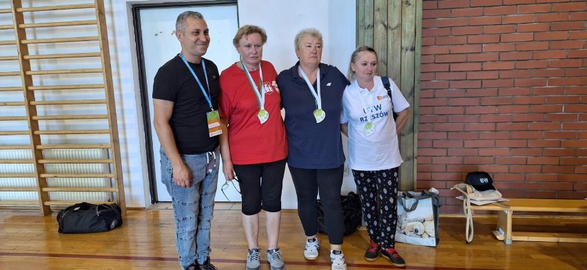 Łęczyccy seniorzy na XV Olimpiadzie Sportowej w Łazach