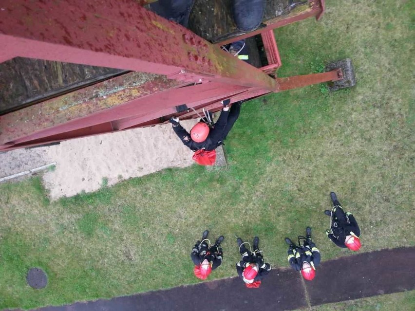 Ćwiczenia wysokościowe pilskich strażaków
