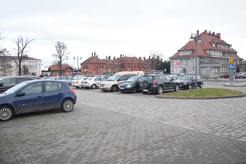 Parking między ul. Żelazną a Dworcową