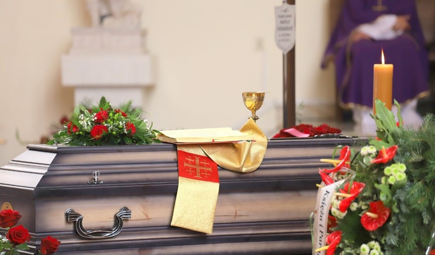 Zakończyły się ceremonie pogrzebowe księdza prałata Andrzeja...