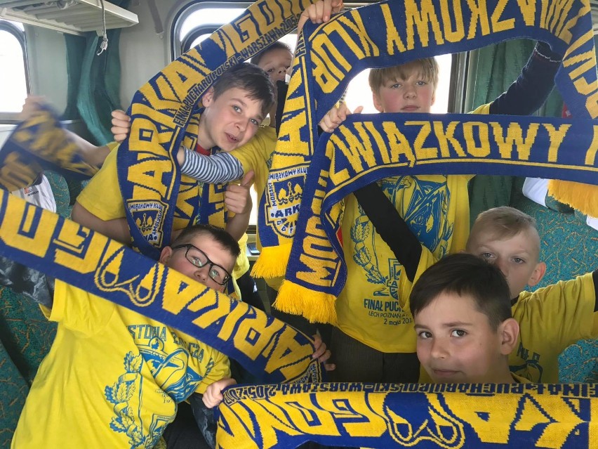 Żółto-niebieska młodzież z Kosakowa na finale Pucharu Polski