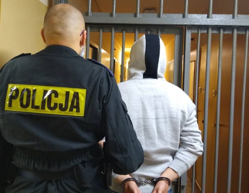 Policjanci zatrzymali mężczyzn powiązanych ze środowiskiem narkotykowym w Bełchatowie
