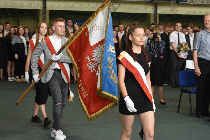 Podczas uroczystości nie mogło zabraknąć pocztu...