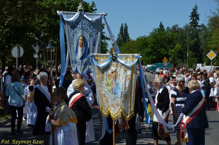 Procesja Bożego Ciała na osiedlu Błonie (zdjecia i wideo)