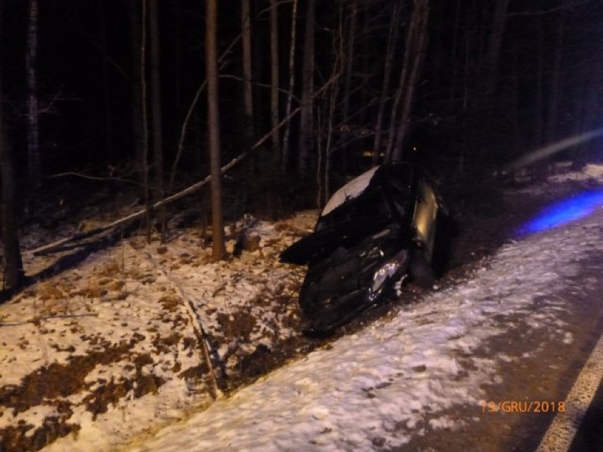 Wypadek na drodze wojewódzkiej nr 906 pod Koszęcinem. Jedna osoba trafiła do szpitala ZDJĘCIA
