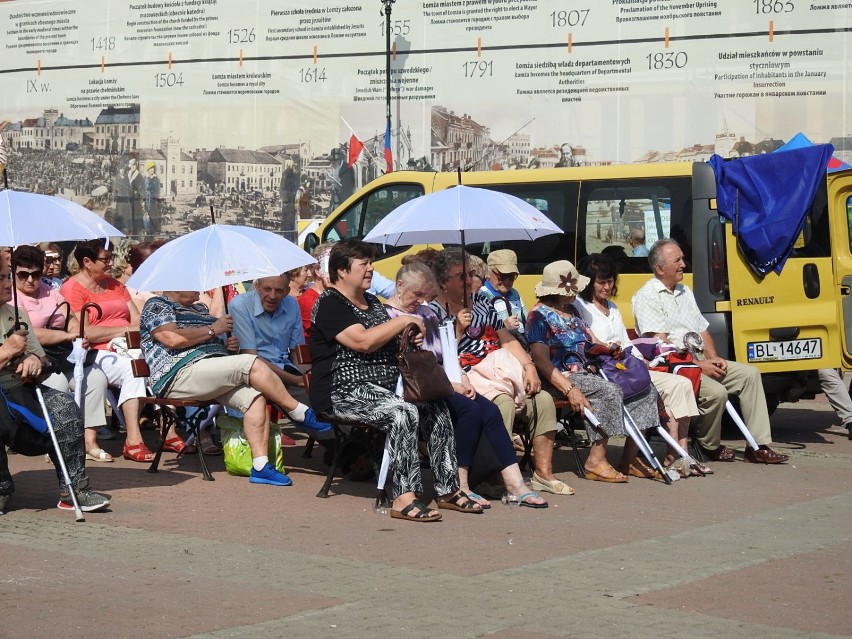 Łomża. Święto Seniorów na Starym Rynku. Tak bawili się najstarsi mieszkańcy (wideo)