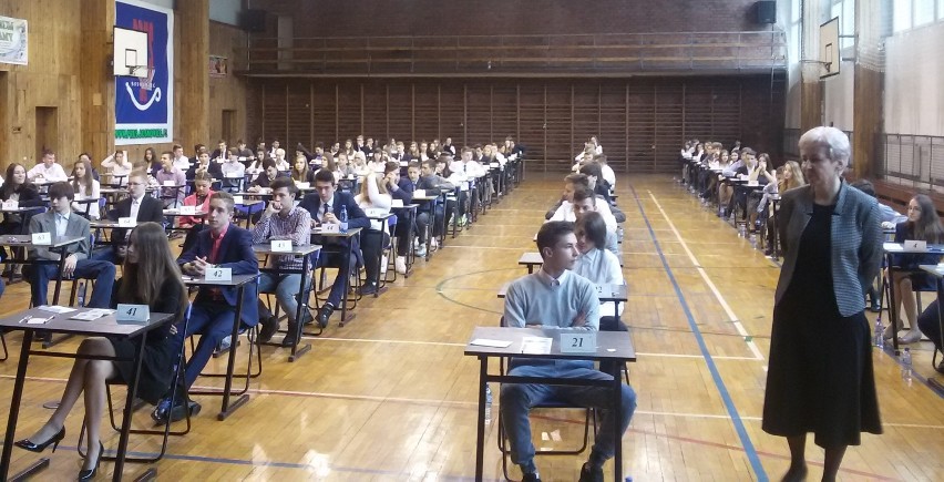 Egzamin gimnazjalny w Gimnazjum nr 18 w Sosnowcu [ZDJĘCIA]