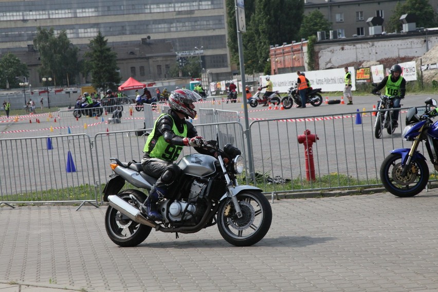 Zawody motocyklowe na Politechnice Łódzkiej.