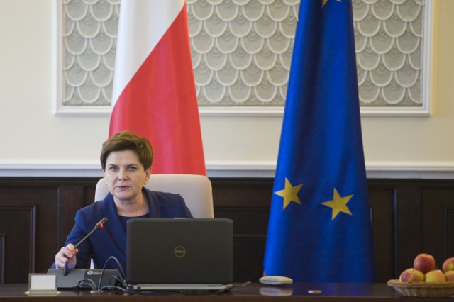 Będzie komisja śledcza w sprawie afery Amber Gold? Premier Beata Szydło zapowiedziała, że zwróci się w tej sprawie do sejmu.