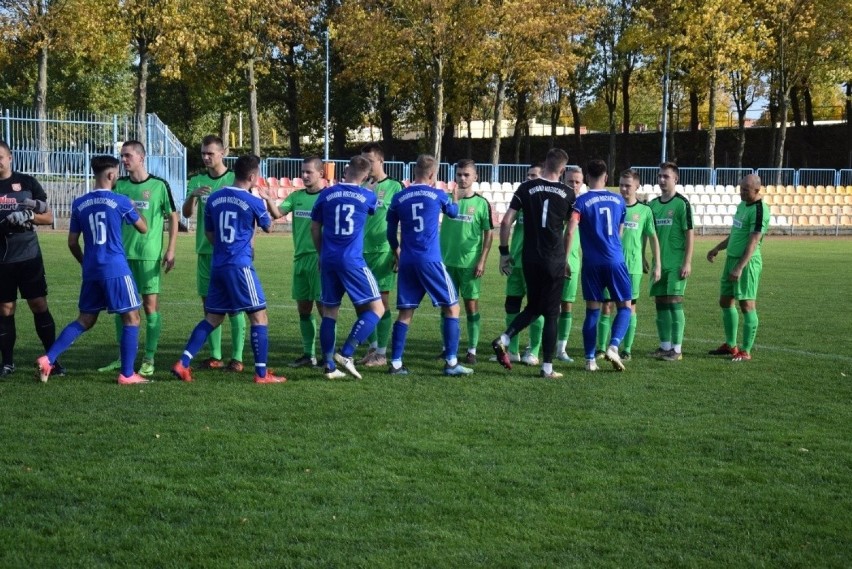 Mecz 11. kolejki w Lubuskiej IV Lidze piłki nożnej - Pogoń I...