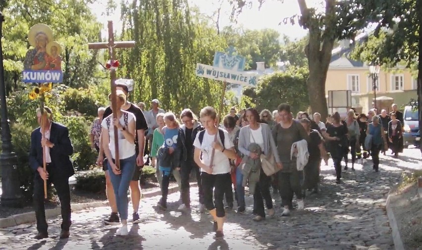 Pielgrzymi i mieszkańcy przybywają do chełmskiej bazyliki. Trwają uroczystości odpustowe. Zobacz zdjęcia