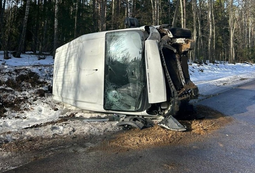 Groźny wypadek drogowy w miejscowości Wyłudy 