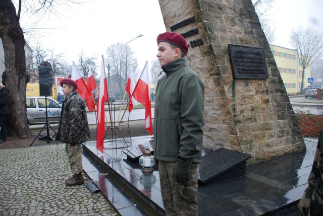 Obchody pod pomnikiem w Międzychodzie